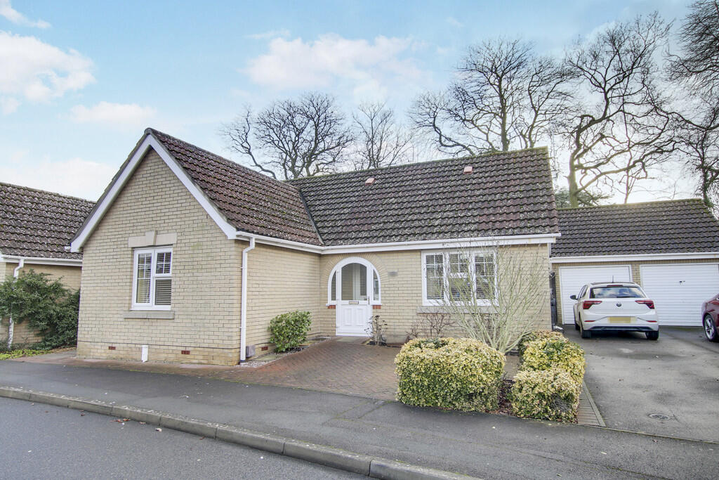 2-bed bungalow on Foxglove Way, March, £285,000