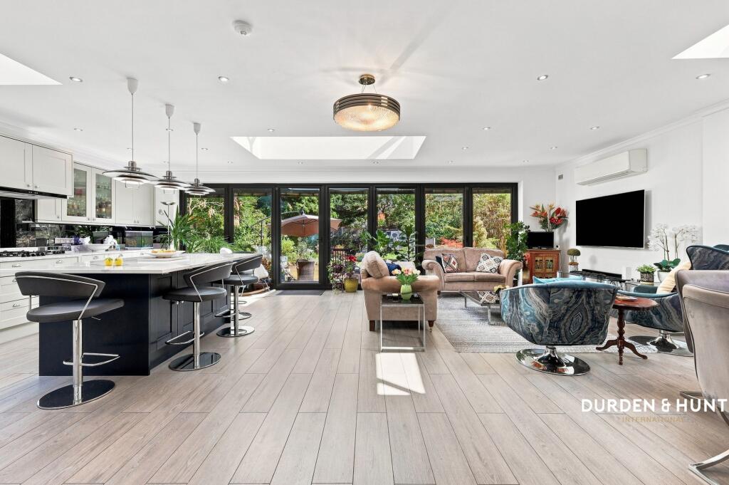 House in London - View 3