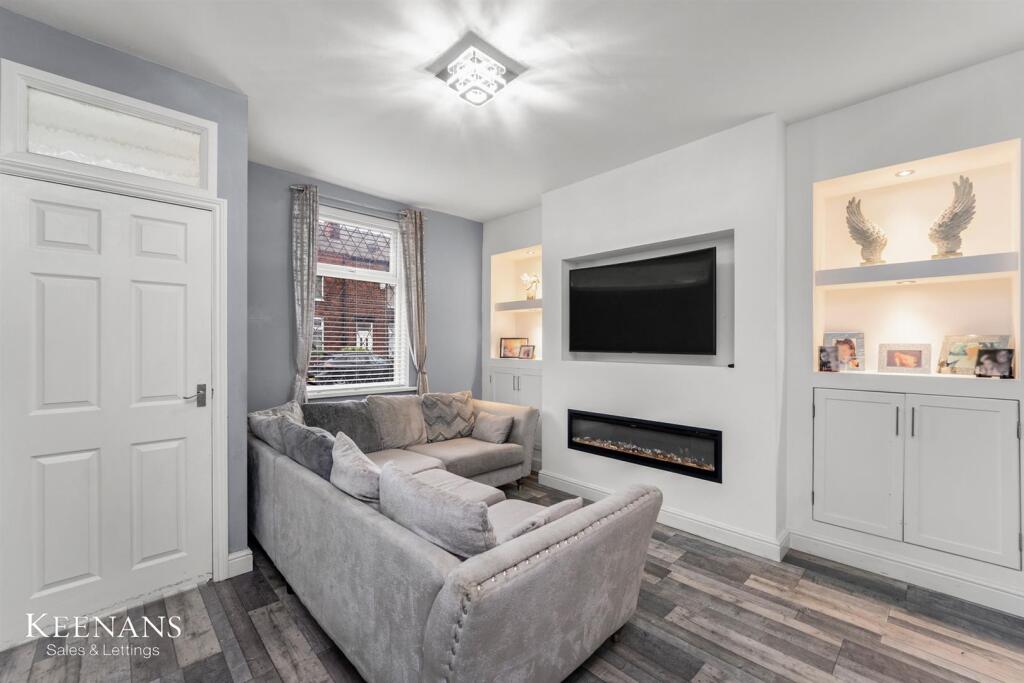 Main image of property: Hilton Lane, Worsley, Manchester