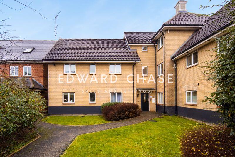 Main image of property: Royal Crescent, Newbury Park, IG2