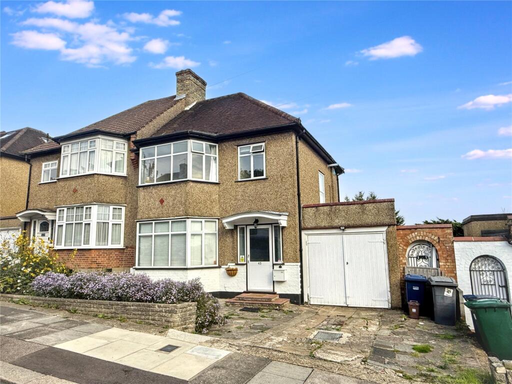 Main image of property: Hillside Gardens, Barnet, EN5