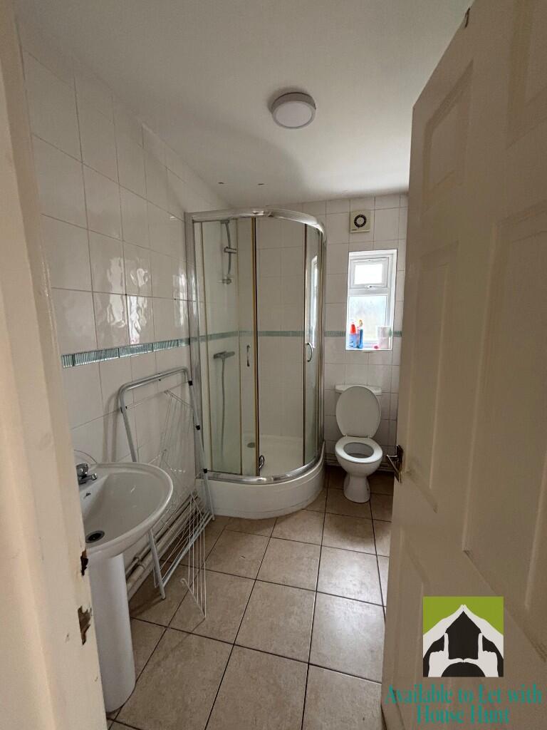 6 bedroom terraced house for rent