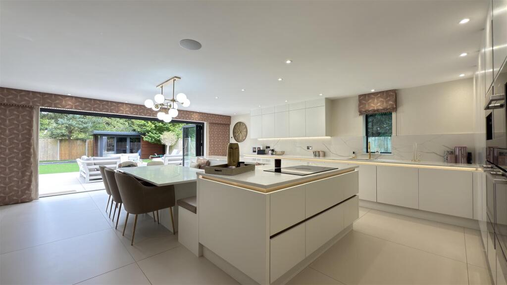 Additional image 2 of Blake Hill Crescent, Lilliput