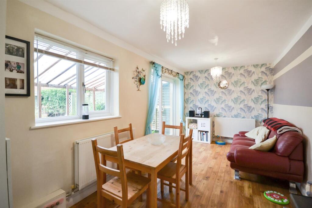 Clumber Drive, Radcliffe-On-Trent, Nottingham photo 4