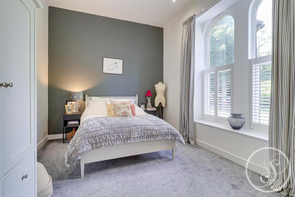 Apartment in Leeds, West Yorkshire - View 5
