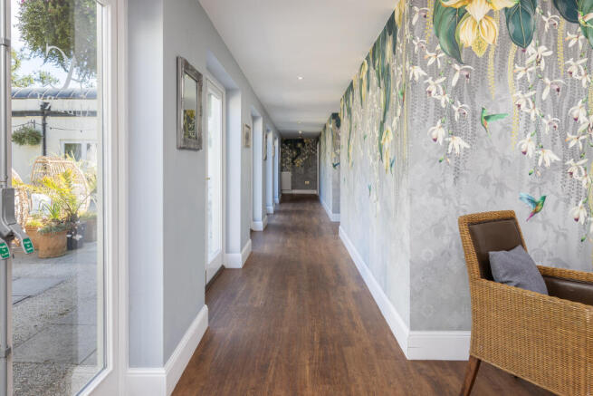 Albert Cottage Hotel, York Avenue, East Cowes, Isle of Wight PO32 6BD