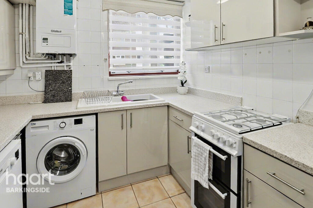 Haldon Close, Chigwell – pohled 6