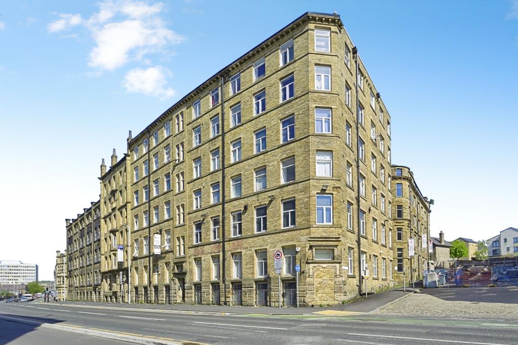 130 Sunbridge Road, Bradford, BD1 - View 4