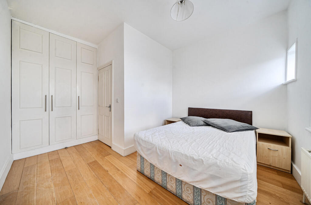 Davisville Road, London - View 4