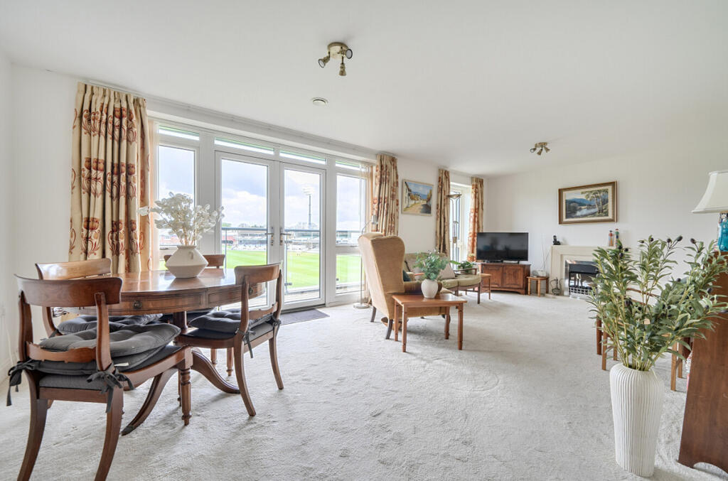 Apartment in Canterbury - More