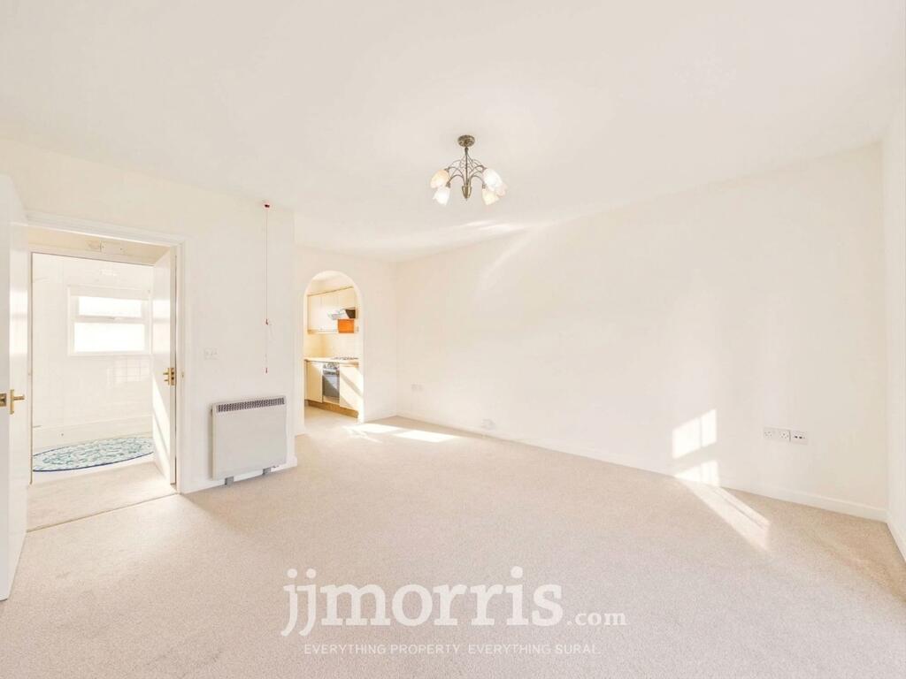 Apartment in Swansea - View 4