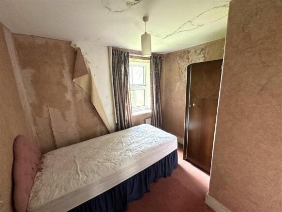 FRONT BEDROOM 1