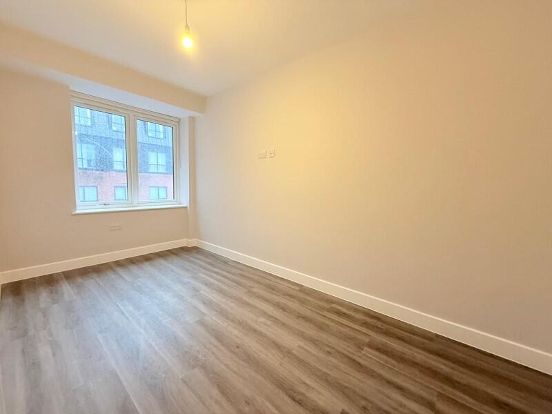 Apartment in Surrey Heath, Surrey - View 5
