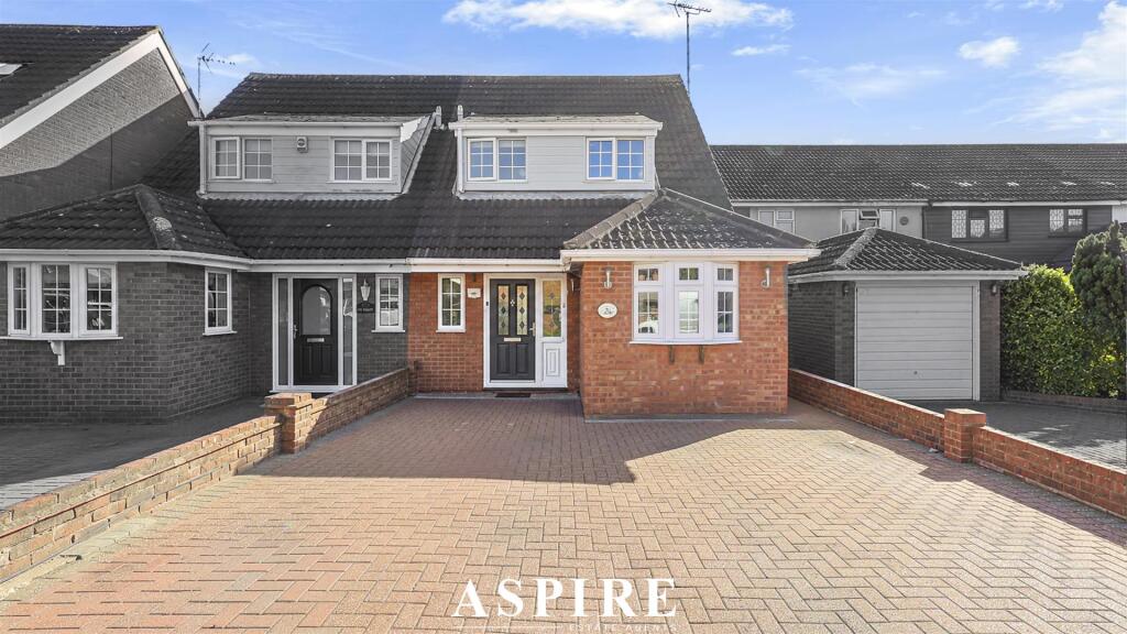 4-bed semi-detached on Camelot Gardens, Basildon, £425,000