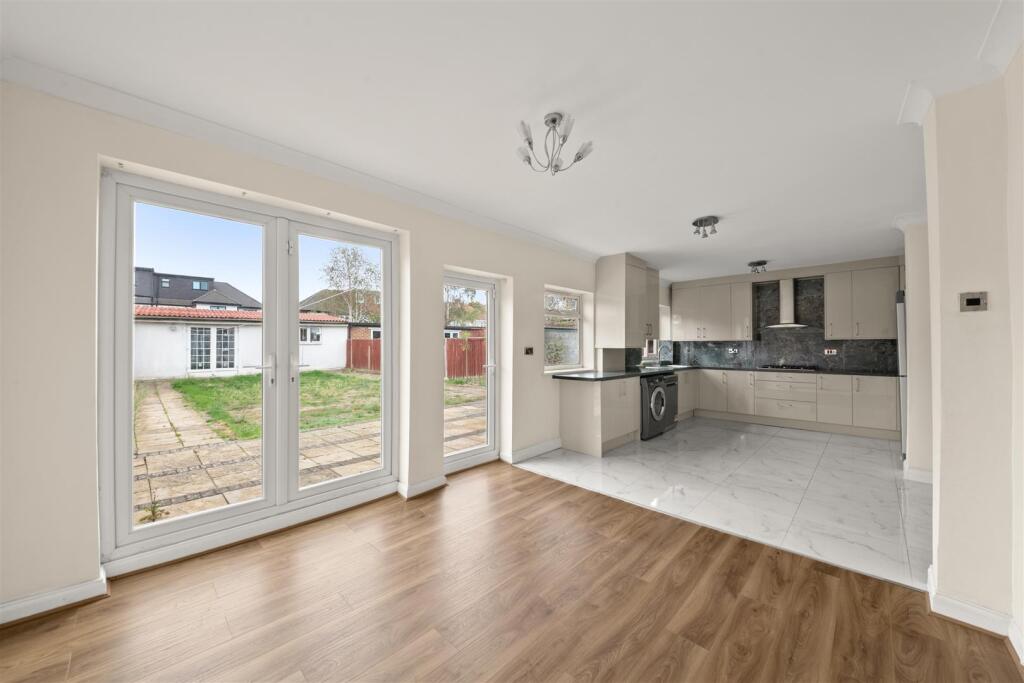 House in Southall - View 3