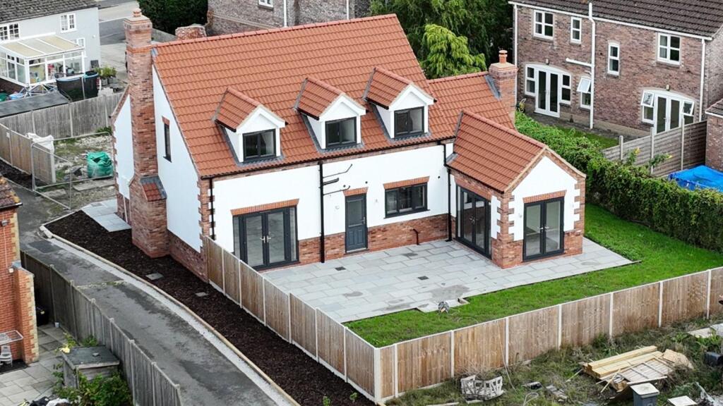 4-bed detached on Gainsborough Road, Middle Rasen, LN8, £395,000