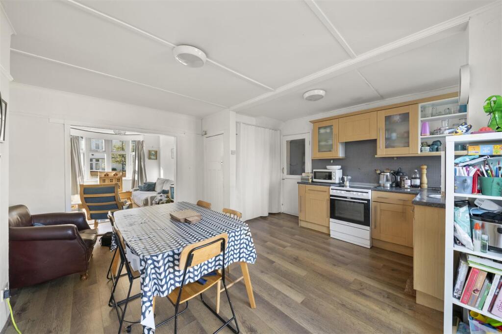 House in Twickenham - View 4