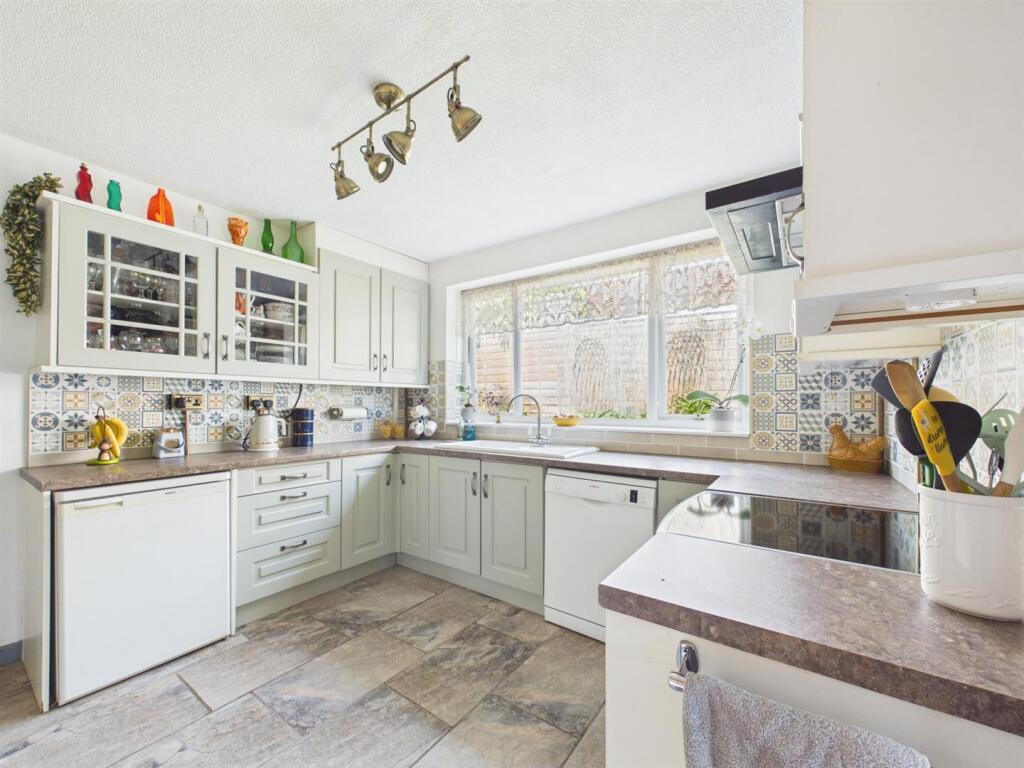 House in East Lindsey, Ludford - View 2