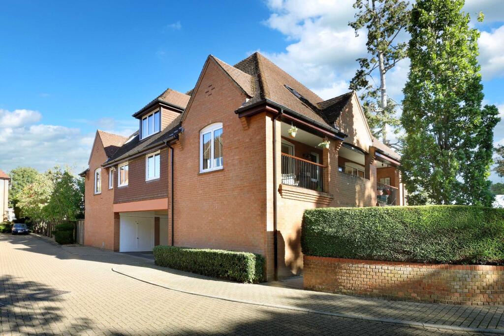 House in Hemel Hempstead, Beaconsfield