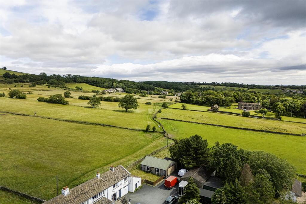 Highfield Crescent, Meltham, Holmfirth - More