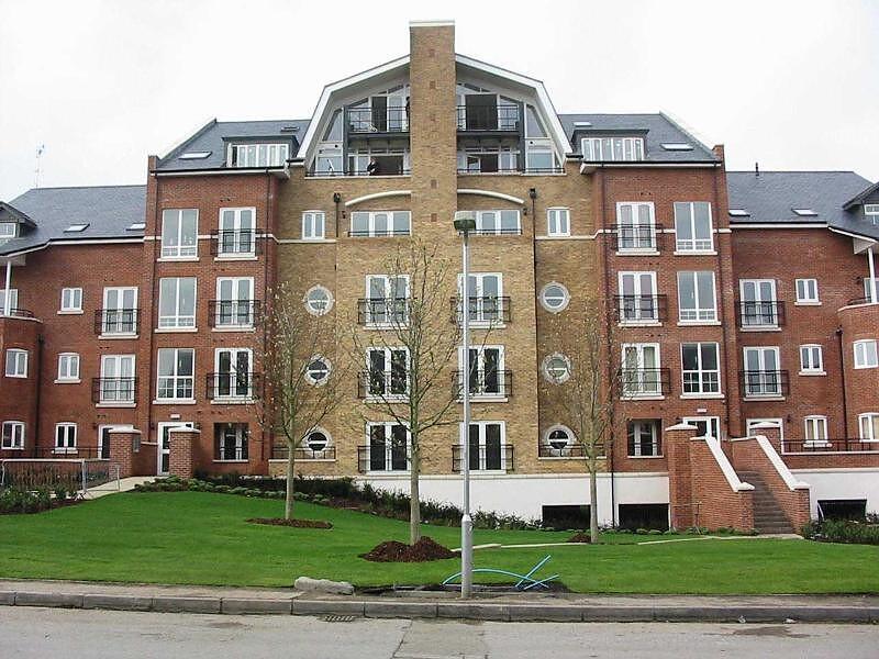 Main image of property: Aveley House, Iliffe Close, Reading, RG1