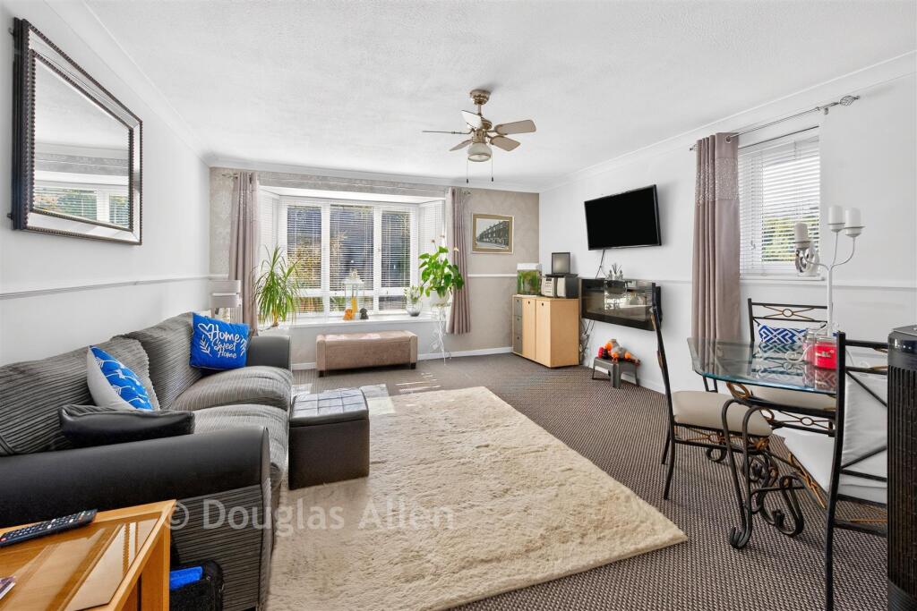Apartment in Basildon, Essex - View 4