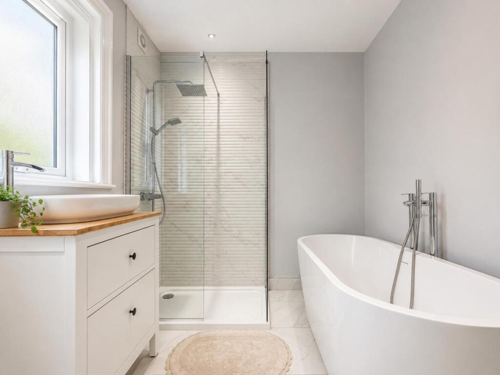 House in Sefton, Liverpool City Region - View 4