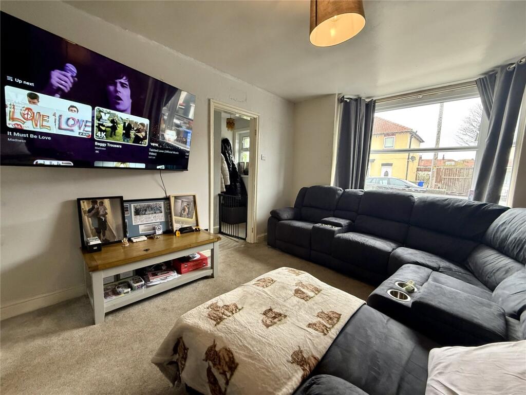 Field Road, Bridlington, East Riding of Yorkshire, YO16 photo 3