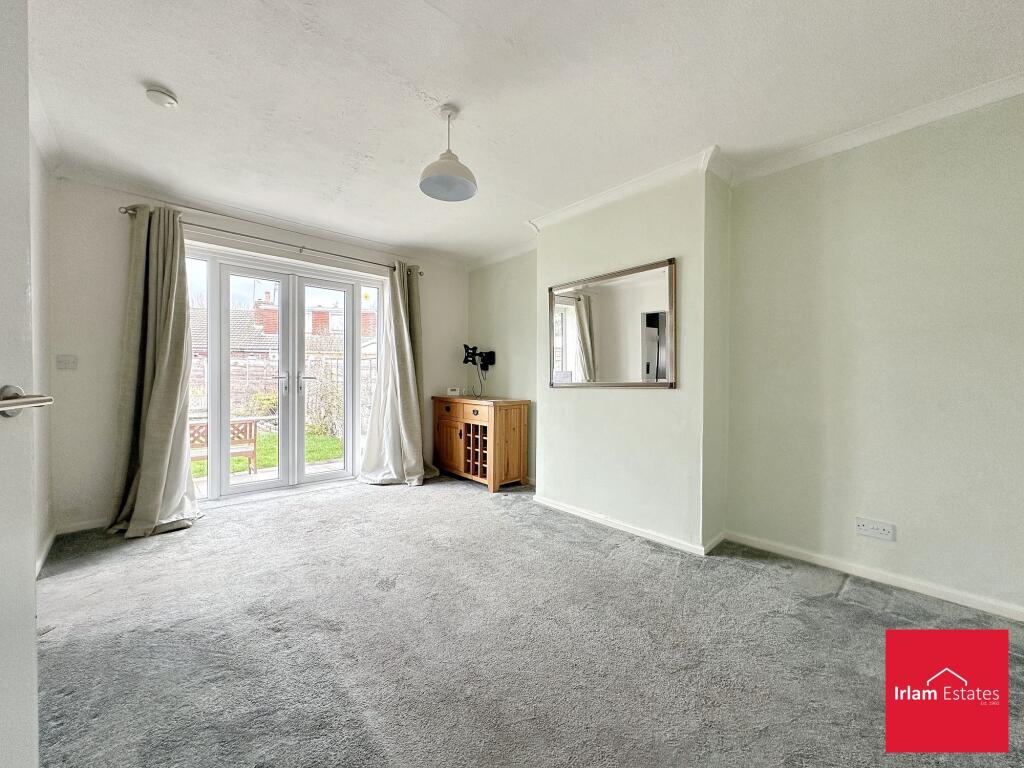 Sunningdale Drive, Irlam, M44 photo 2