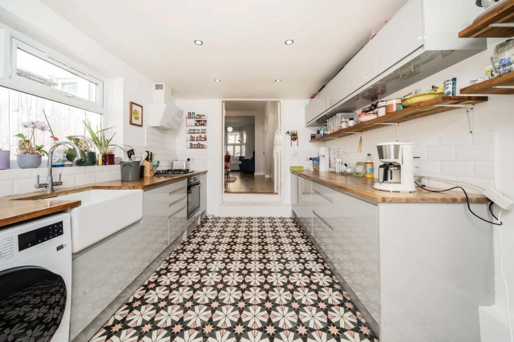 House in London - View 5