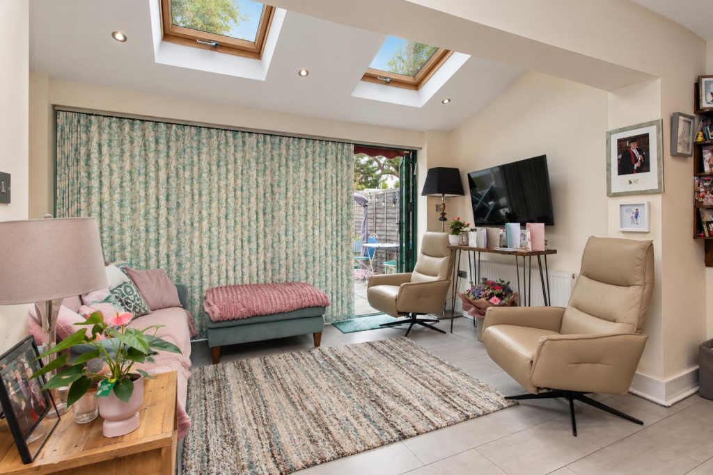House in Watford - View 5