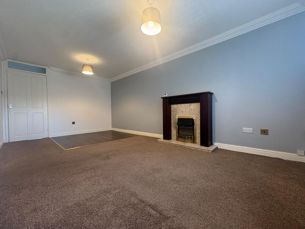 Apartment in Solihull, Castle Bromwich - View 2
