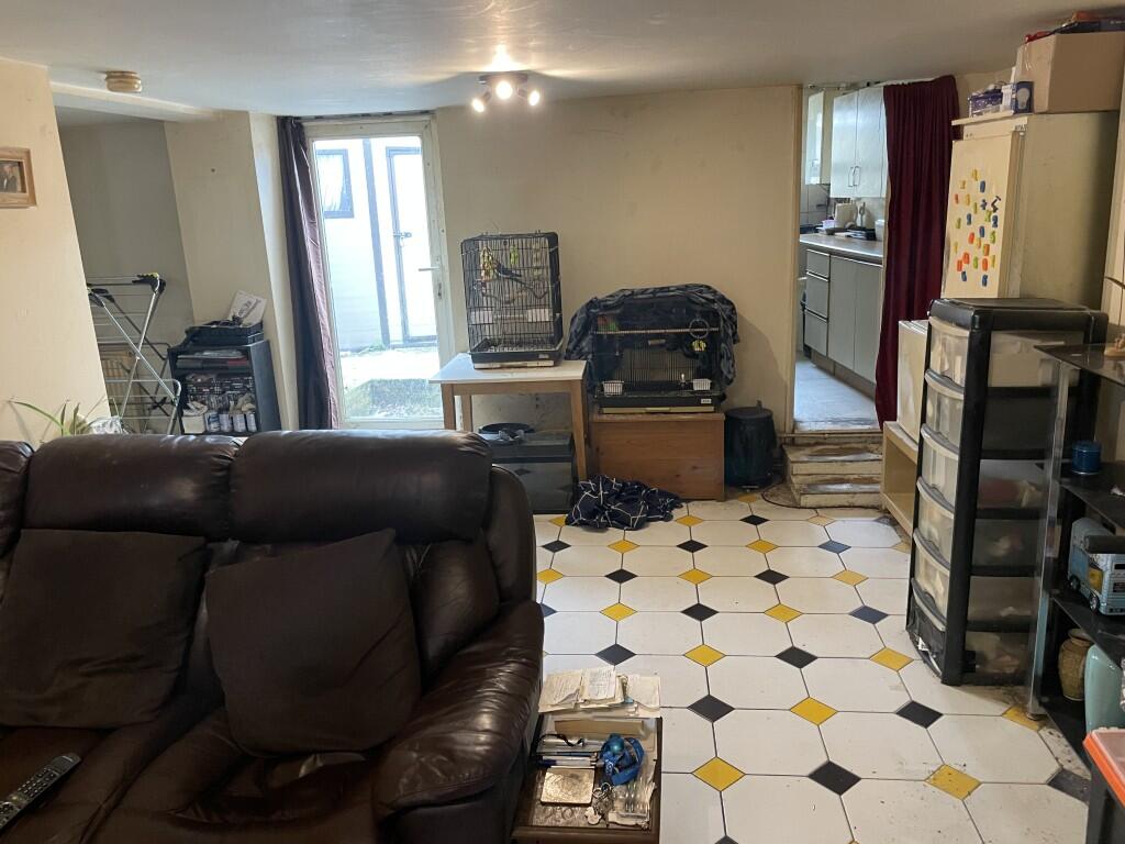 Ground floor flat, 36-37 South Market Road, Great Yarmouth, Norfolk NR30 2BT photo 4