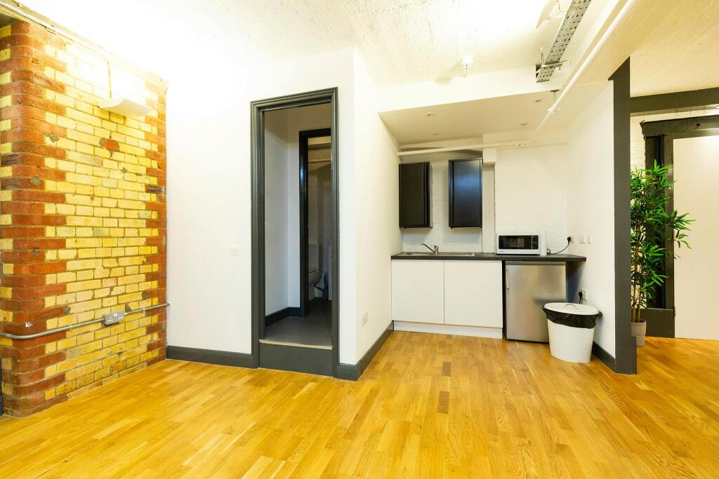 Canonbury Yard 7.jpg
