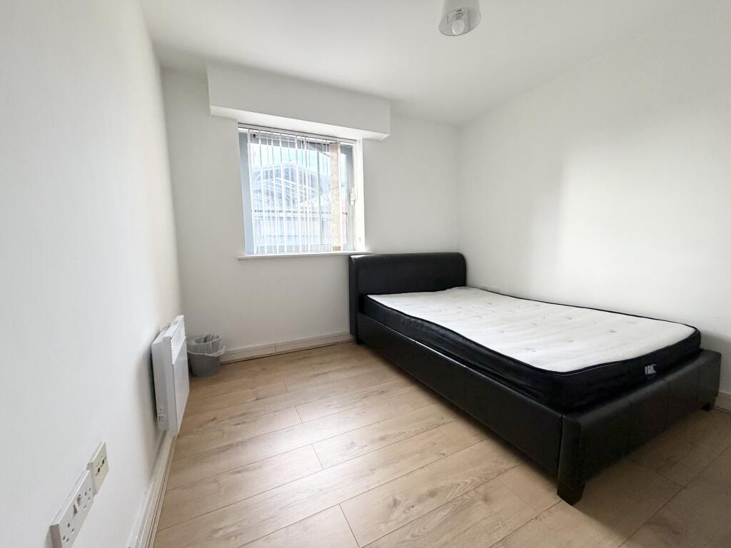 Apartment in Birmingham, West Midlands - More