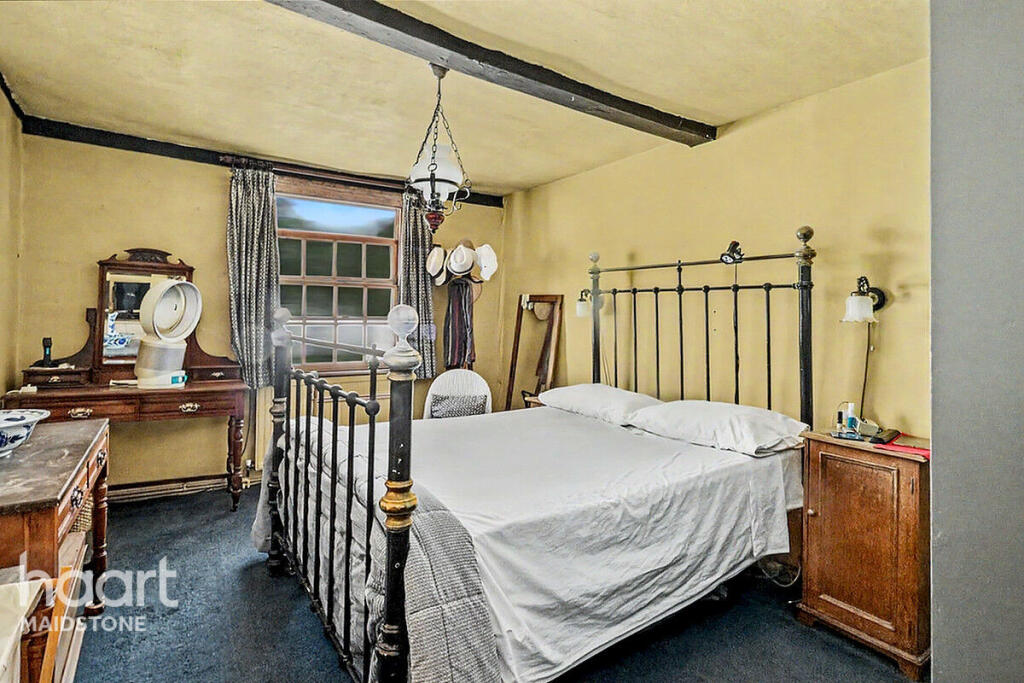 Main image of property: 24 Eyhorne Street, Maidstone ME17 1TR