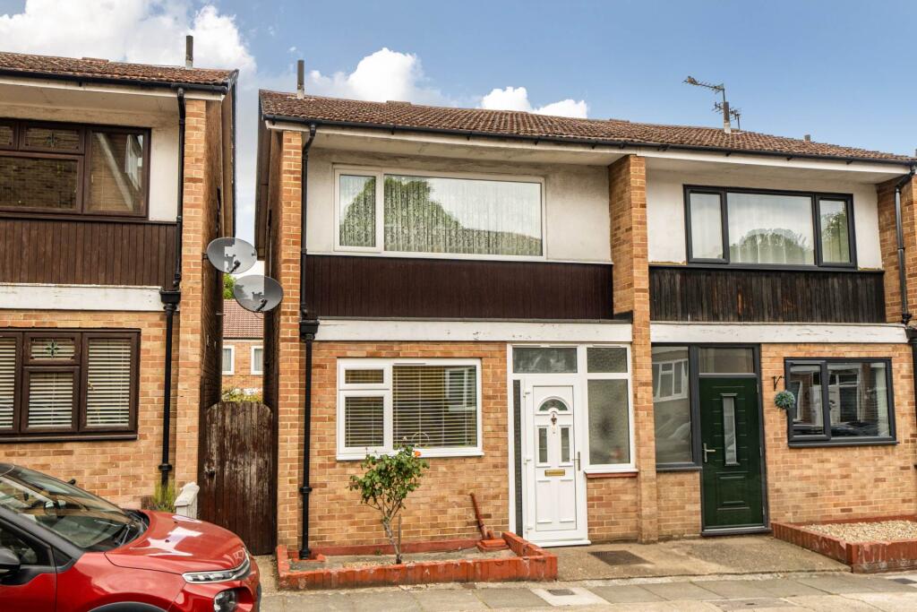 Main image of property: Oak Cottage Close, Catford, SE6 1JT