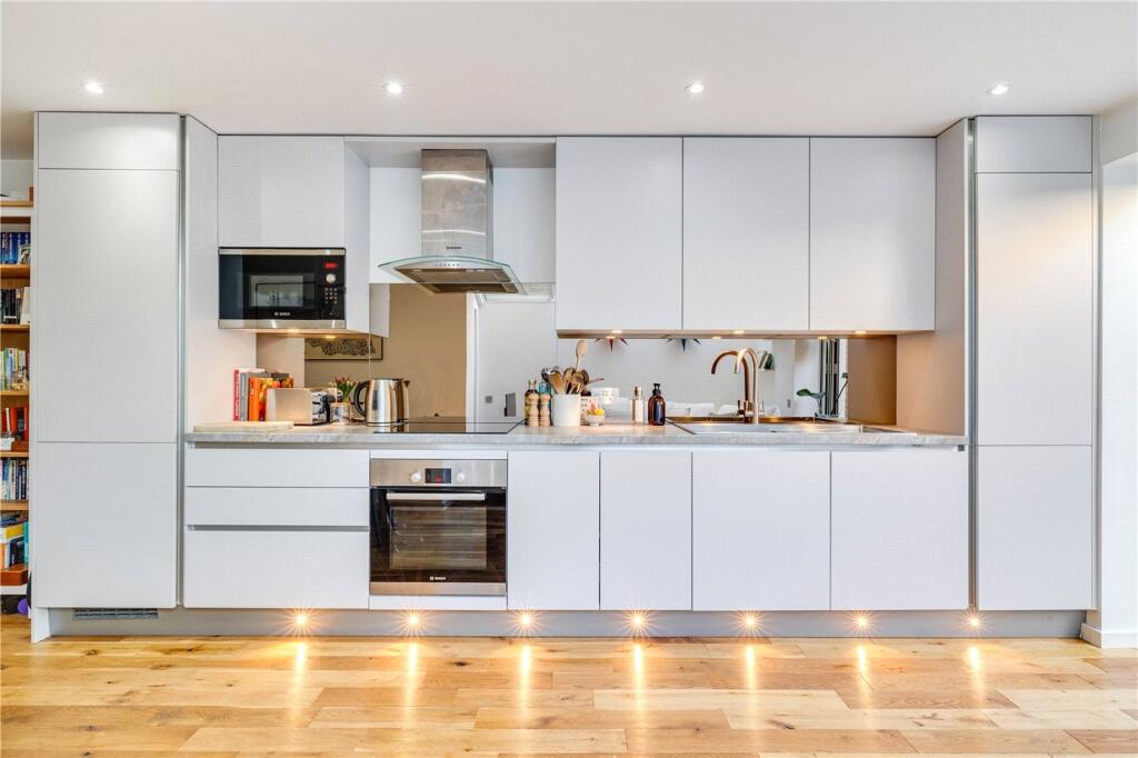 Apartment in London - View 5