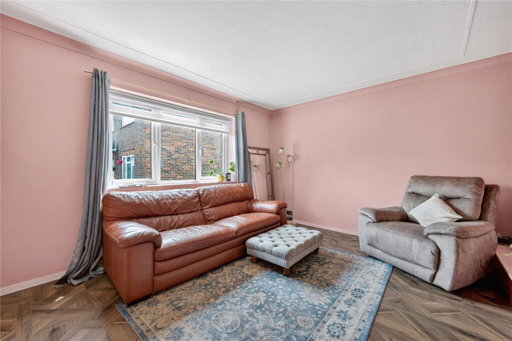 House in Woking, Surrey - View 2