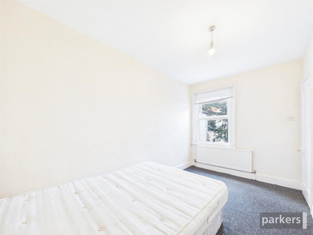 Apartment in Reading - View 4