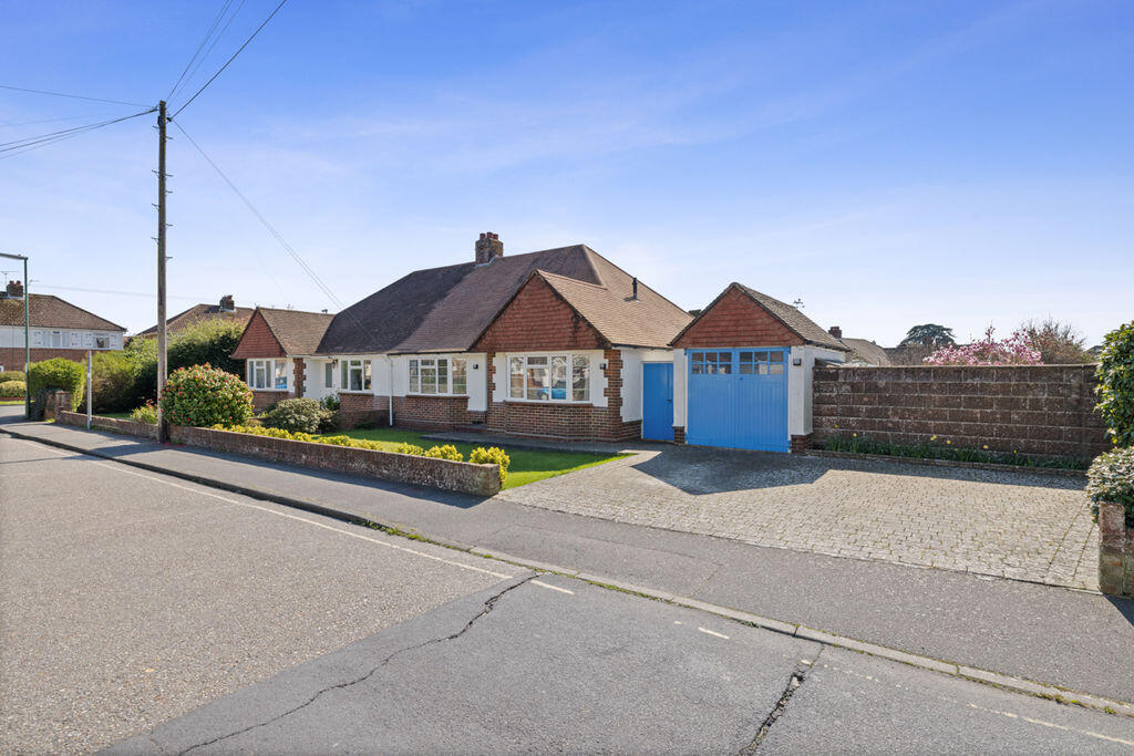 Main image of property: Oak Avenue, Chichester, PO19 3AH