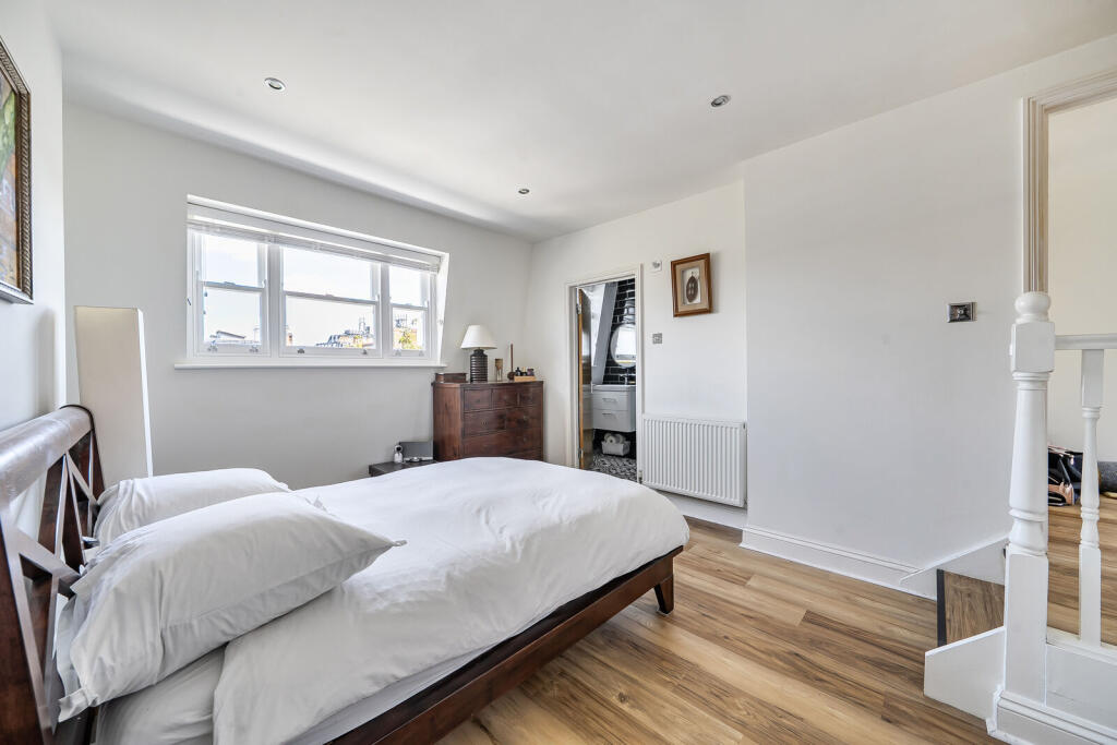 Apartment in London - View 4
