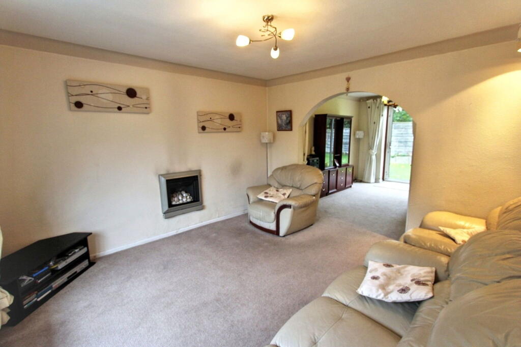 St. Martins Avenue, Heaton Norris SK4 2JF photo 3