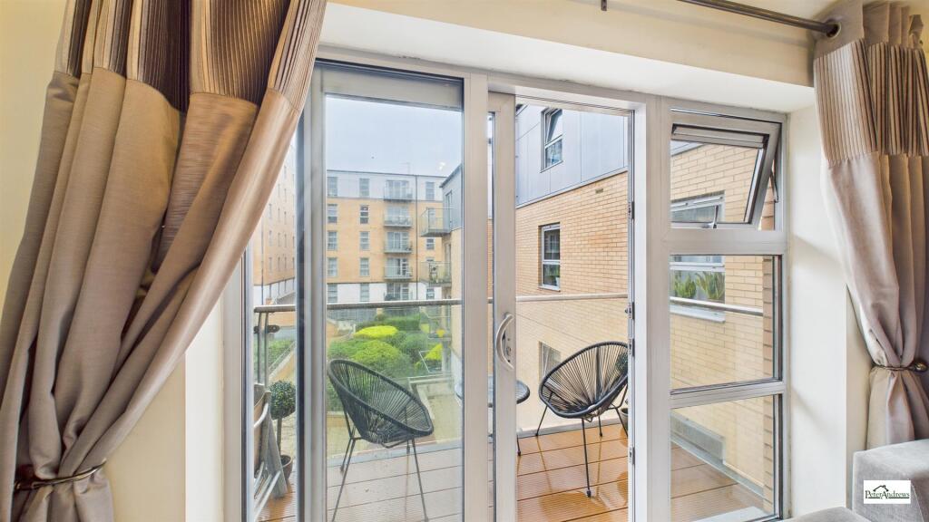 Apartment in London - View 5