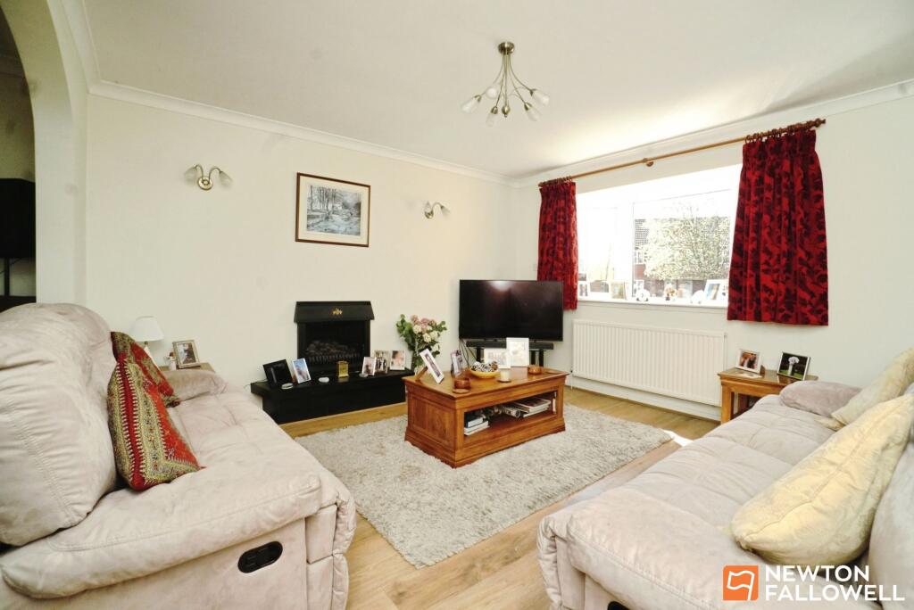 Buckingham Drive, Loughborough, LE11 photo 3