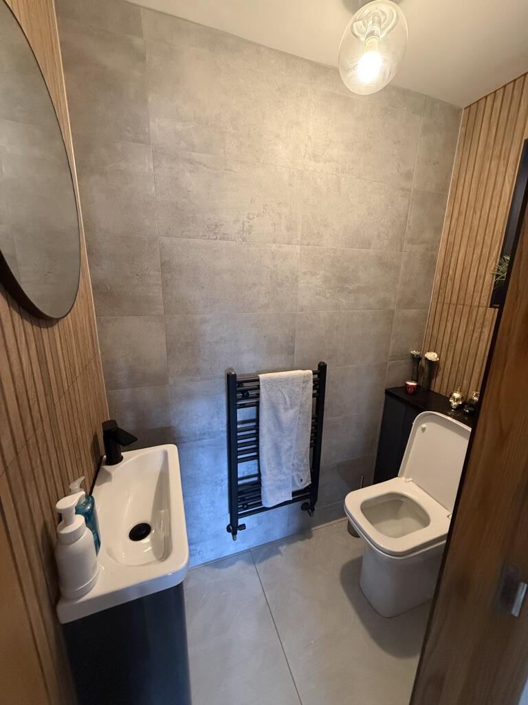 House in Nottingham - View 4