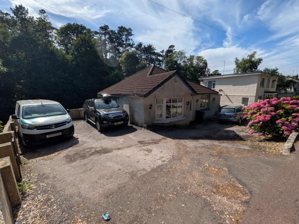 Main image of property: 40 Newton Road, Torquay, Devon, TQ2 6AA