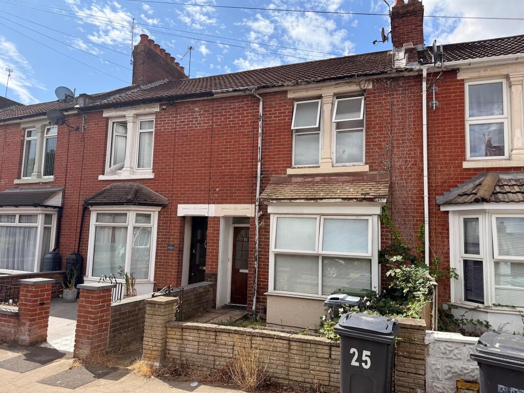 Main image of property: The Crescent, Eastleigh