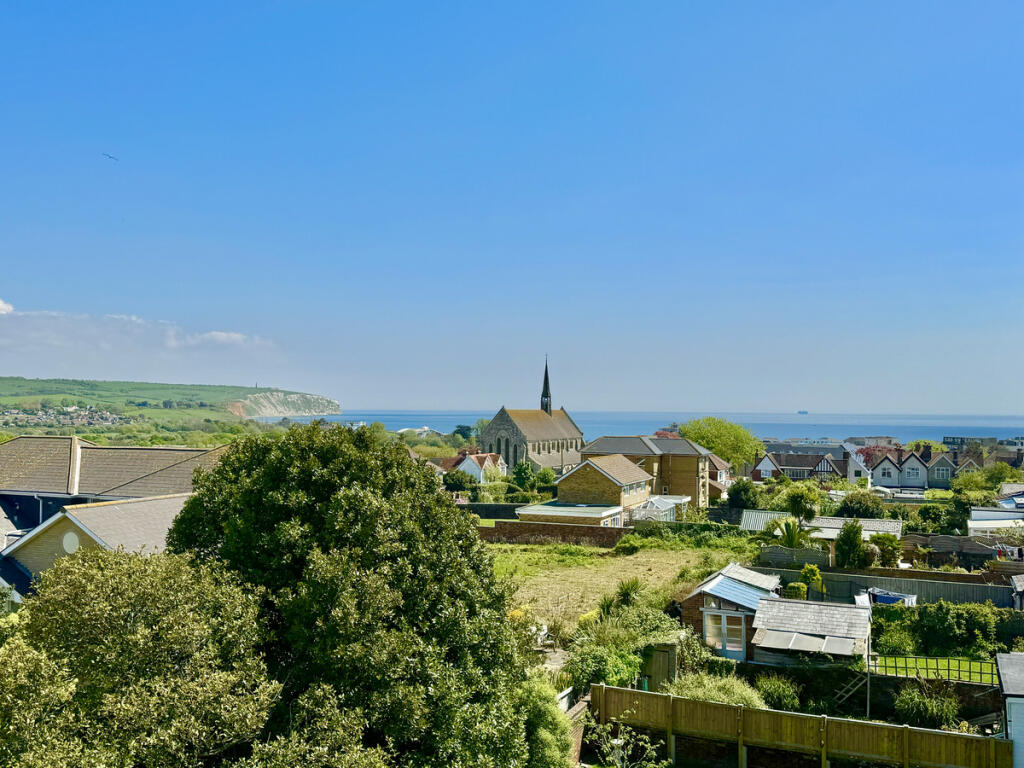 Grove Road, Sandown, PO36 photo 2