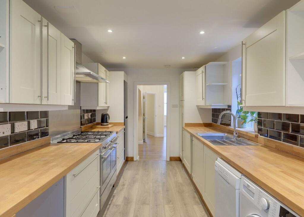 House in London, Cordwell Estate, Hither Green - View 5